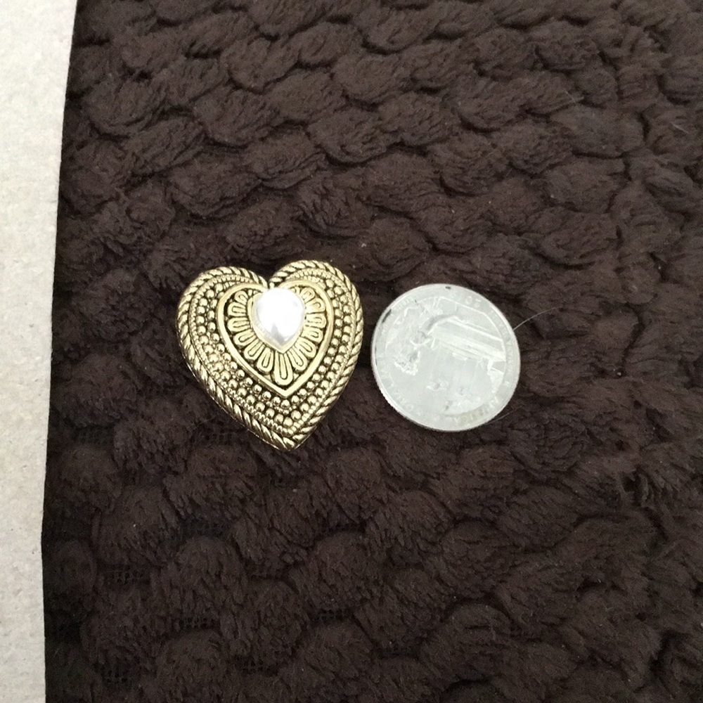 Lovely heart shaped brooch
